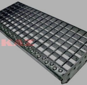 Ступени из прессованного настила P 800х305х30/30х3 